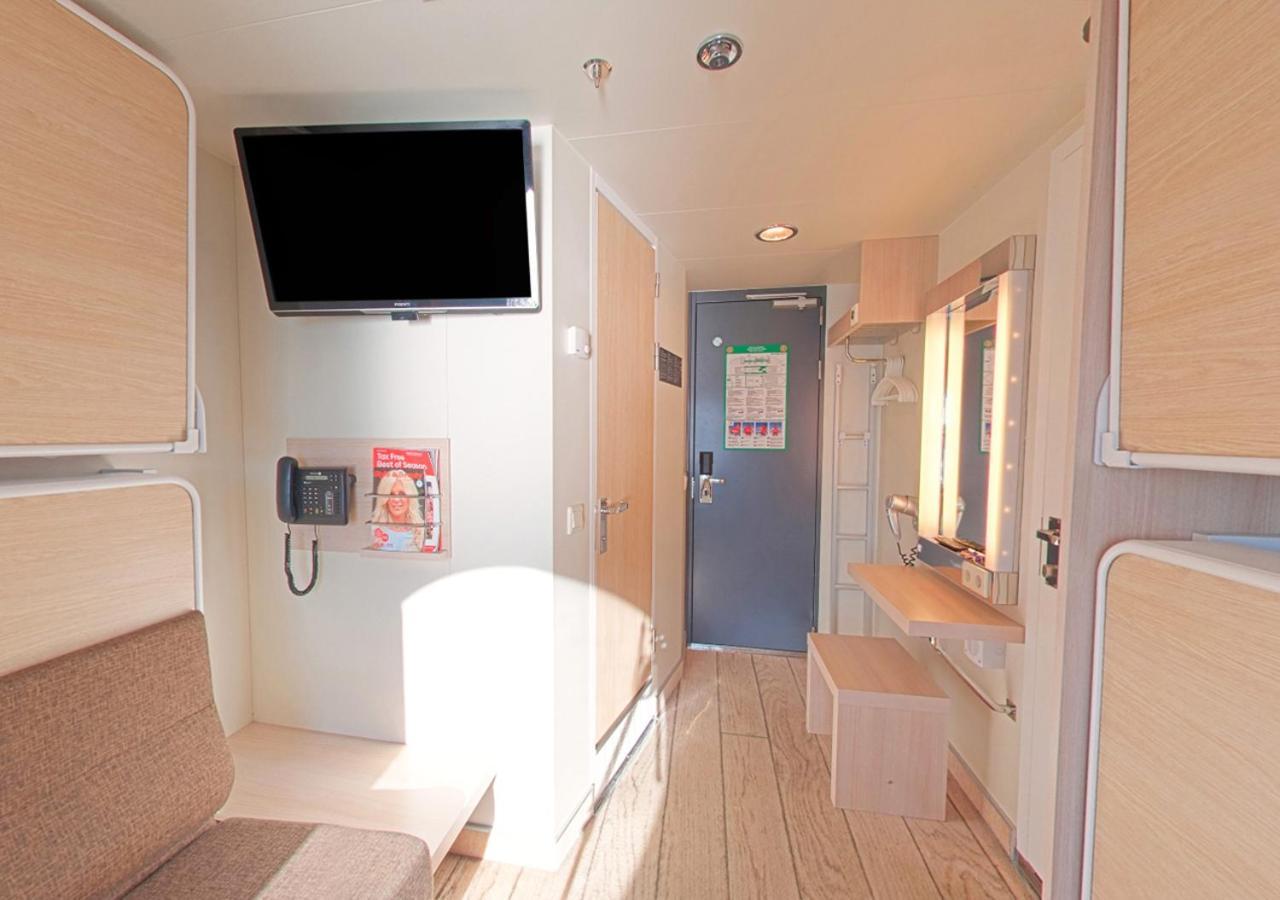 ホテル Viking Line Ferry Viking Grace - One-Way Journey From Turku To Stockholm 部屋 写真